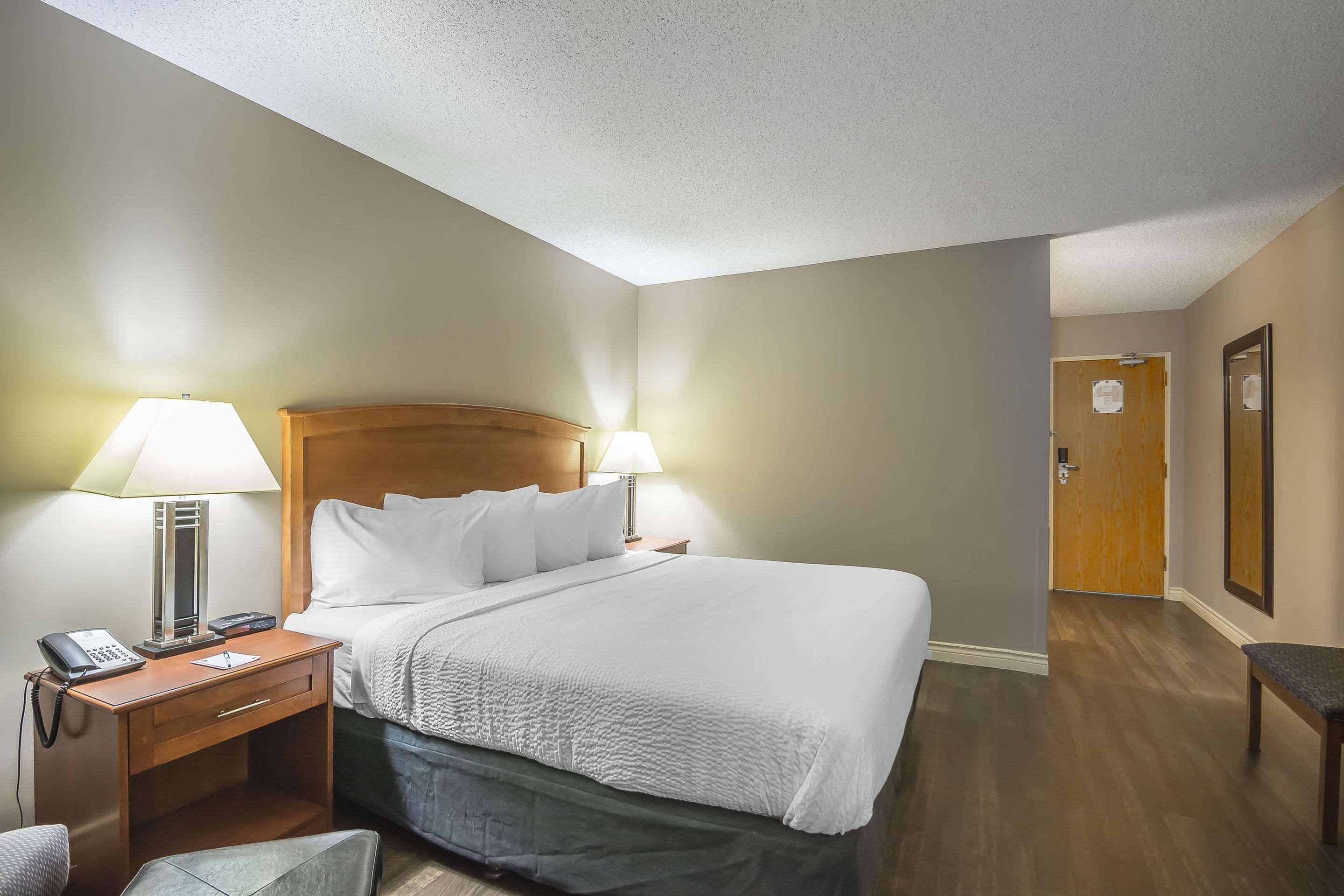 Quality Inn West Edmonton Buitenkant foto